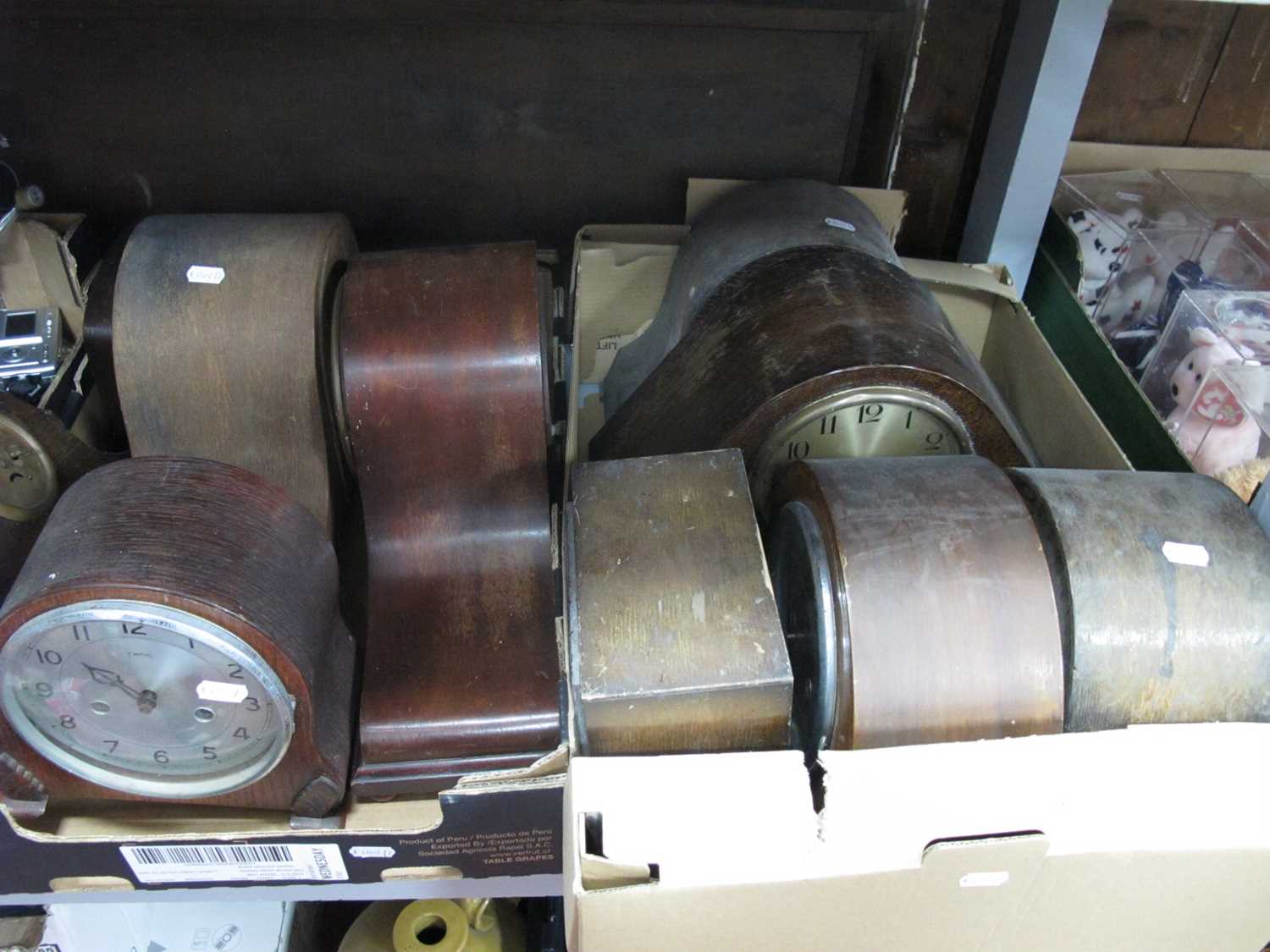 Lot 1074 - Quantity of vintage mantel clocks, including...