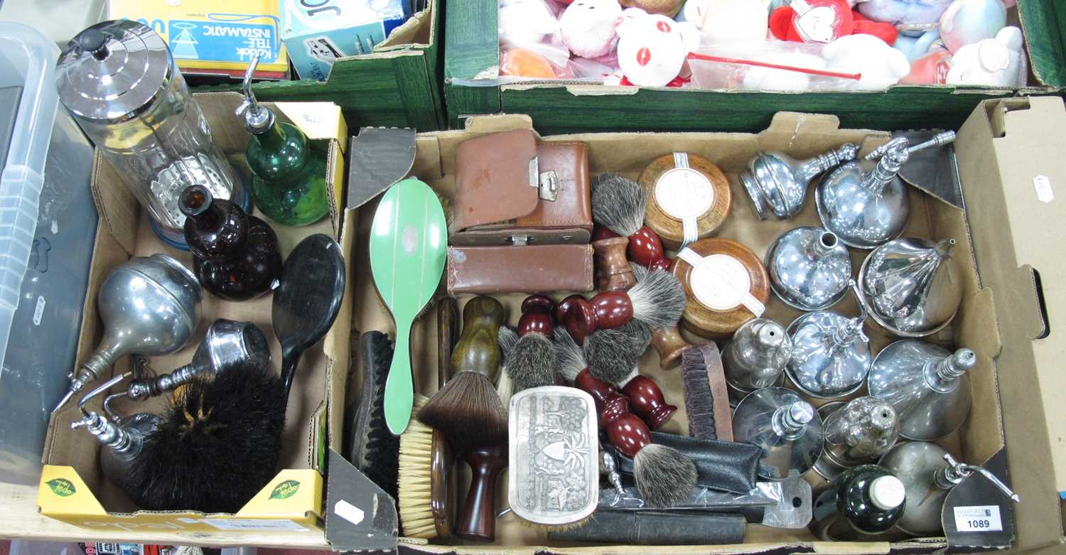 Lot 1089 - Shaving and Manicure Items, including chrome...