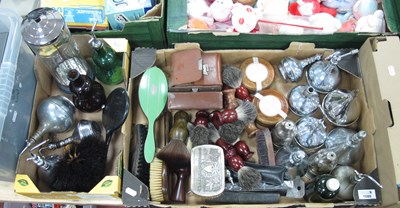 Lot 1089 - Shaving and Manicure Items, including chrome...