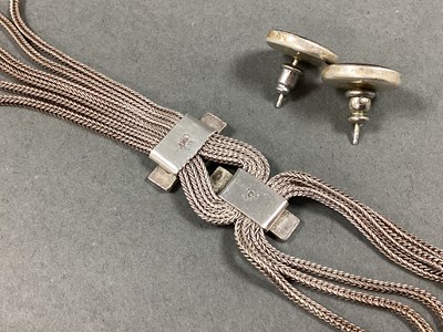 Lot 89 - An Albertina Style Necklace, the multi-strand...