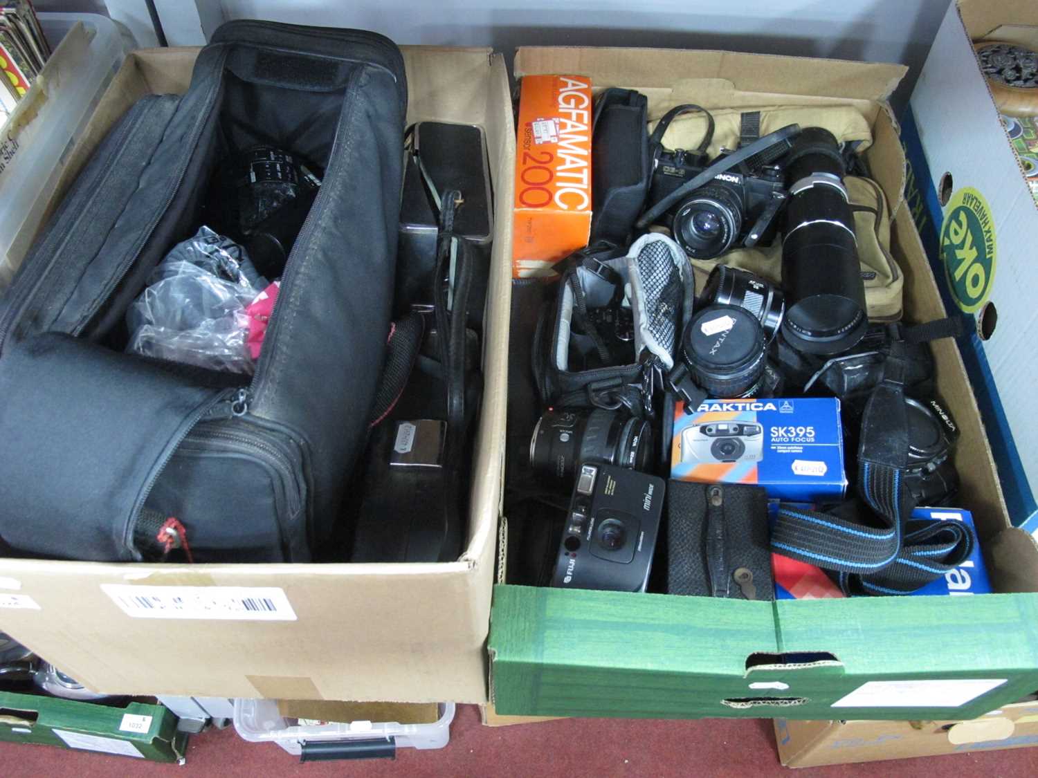 Lot 1024 - Cameras and camcorders, including SLR, digital,...