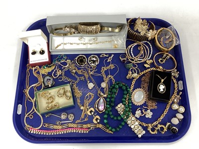 Lot 215 - A Collection of Modern Costume Jewellery,...