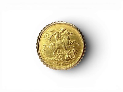 Lot 184 - A George V Sovereign Ring, 1911, loose set...