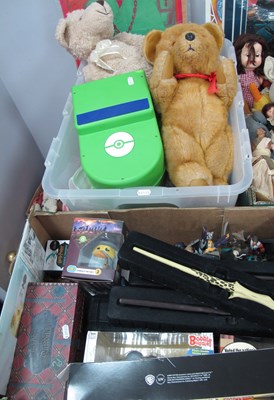 Lot 1324 - Mixed toys and dolls, including collection of...