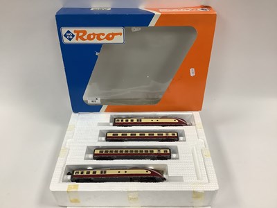 Lot 822 - A Boxed Roco HO Scale Four Car Trans Europe...