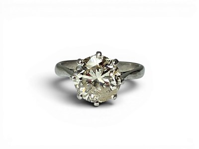 Lot 203 - A Large Single Stone Diamond Ring, the...
