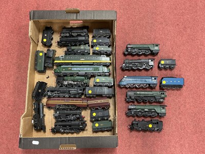 Lot 436 - Approximately Fifteen OO Scale Static Model...