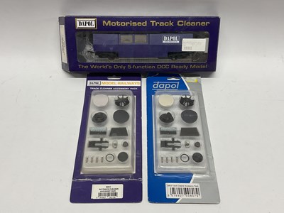Lot 526 - A Boxed Dapol 00 Gauge Motorised Track Cleaner,...