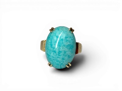 Lot 188 - A Large 9ct Gold Single Stone Dress Ring, oval...