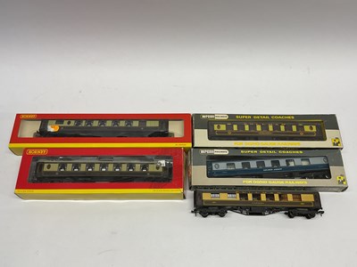 Lot 493 - Five 00 gauge Pullman coaches: a boxed Hornby...