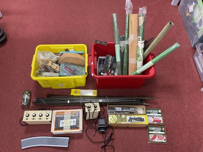 Lot 421 - A Quantity of OO/HO Scale Model Railway...