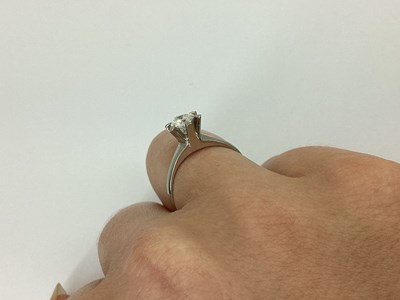 Lot 67 - A Modern Single Stone Diamond Ring, the...