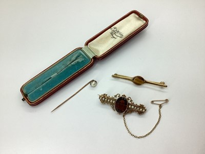 Lot 150 - An Antique Oval Collet Set Bar Brooch, with...