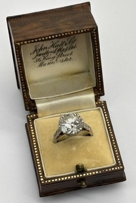 Lot 201 - An Impressive Large Single Stone Diamond Ring,...