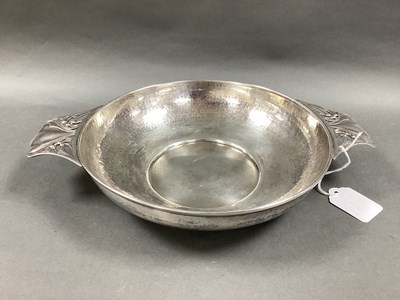 Lot 20 - An Edwardian Arts & Crafts Style Hallmarked...