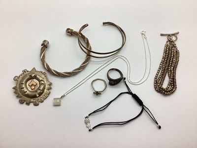 Lot 191 - A Hallmarked Silver T-Bar Bracelet of Beaded...