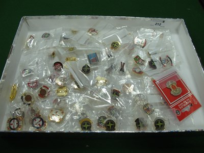 Lot 212 - Lapel Badges - Sheffield United, including B.B....