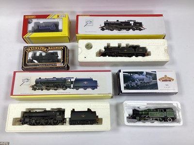 Lot 675 - Five boxed 00 gauge locomotives: a Hornby...