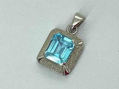 Lot 104 - A Single Stone High Claw Set Pendant, of...