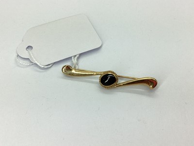 Lot 120 - A 9ct Gold Collet Set Bar Brooch, the centre...