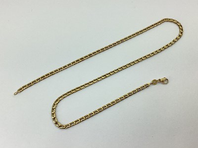 Lot 105 - A Flat Link Chain, of uniform design, the...