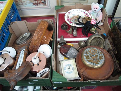 Lot 1040 - Collectables, including boxed Royal Albert...