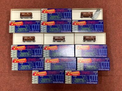 Lot 613 - A Rake of Twelve HO Scale Hopper Ore Cars by...