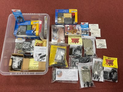 Lot 443 - A Quantiy of G Scale and Siimilar Lineside...