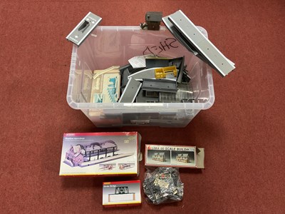 Lot 417 - A Quantity of OO Scale British Outline Plastic...
