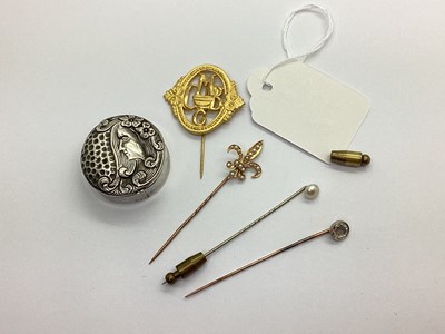 Lot 106 - An Antique Fleur De Lis Stick Pin, with seed...