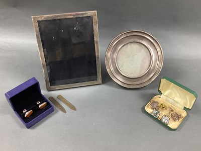 Lot 4 - A Hallmarked Silver Photo Frame, of circular...
