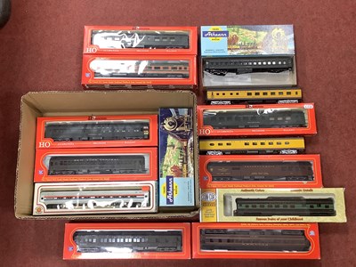 Lot 614 - Nine boxed HO scale American "heavyweight"...