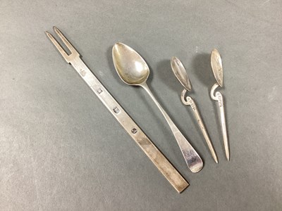 Lot 35 - A Feature Hallmarked Silver Pickle / Serving...