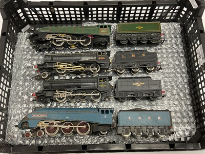 Lot 555 - Four Wrenn 00 gauge locomotives: two 8F 2-8-0,...