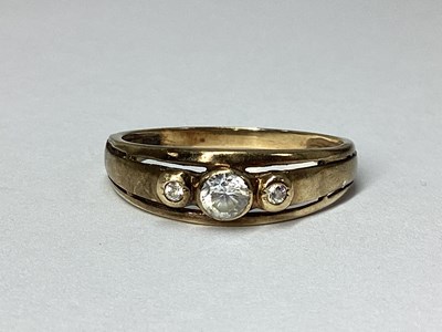 Lot 56 - A 9ct Gold Dress Ring, graduated collet set...