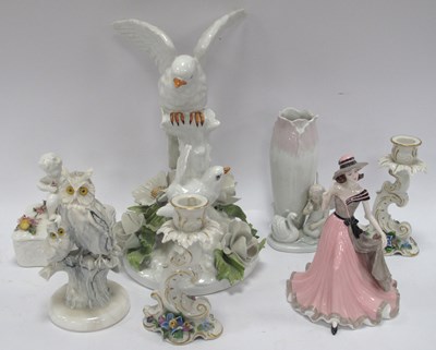 Lot 1233 - Italian Doves Figure, (damaged). Dresden...