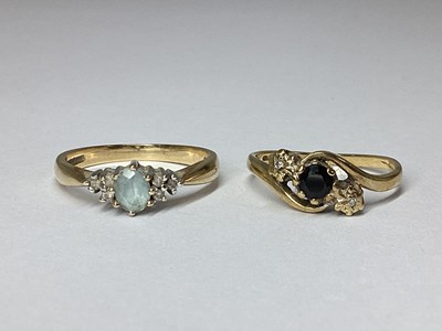 Lot 76 - A 9ct Gold Cluster Ring, claw set throughout,...