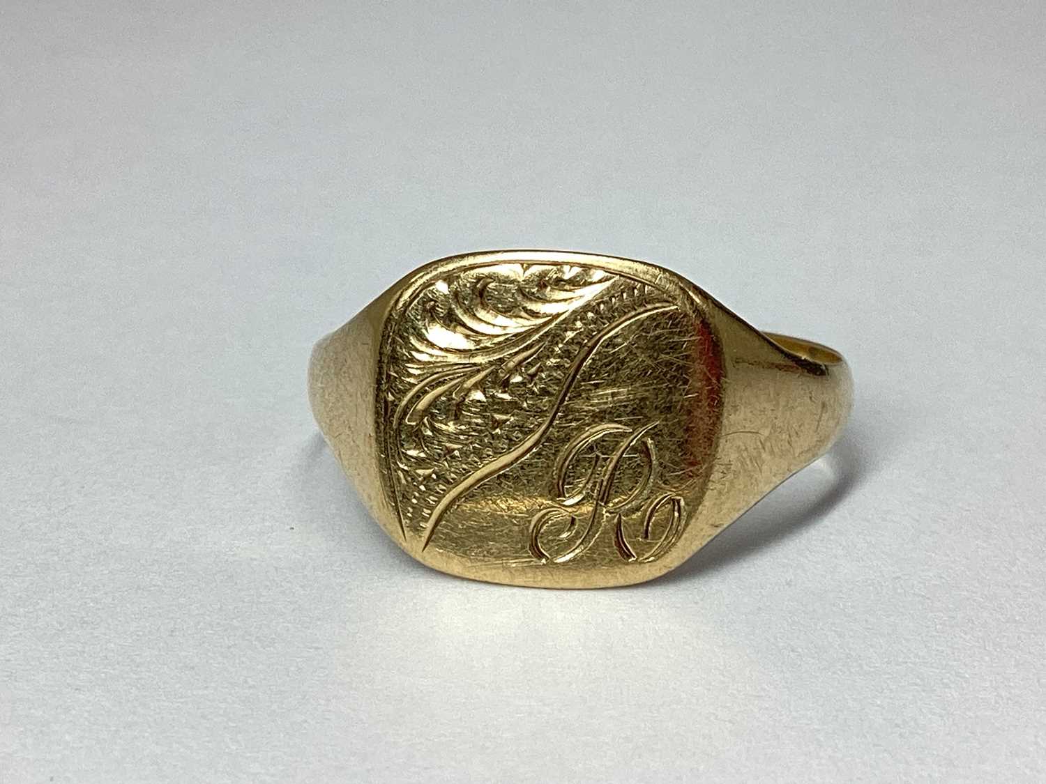 Lot 54 - A 9ct Gold Signet Ring, engraved