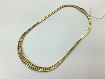 Lot 125 - A Fancy 9ct Three Colour Gold Necklace, smooth...