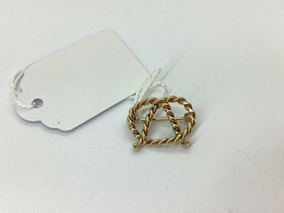 Lot 121 - A 9ct Gold Staffordshire Knot Brooch, of...