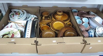 Lot 1019 - Ceramics, including hand-painted Italian...