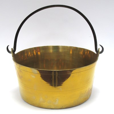 Lot 1410 - A large hammered brass cauldron / jam pot,...