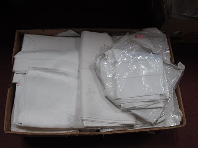 Lot 1185 - Vintage Linens, comprising forty medium sized...