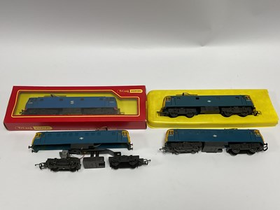 Lot 550 - Four Triang and Triang-Hornby 00 gauge AL1...
