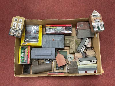 Lot 480 - A collection of 00 gauge resin buildings by...
