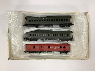Lot 850 - Three HO scale brass construction American old-...
