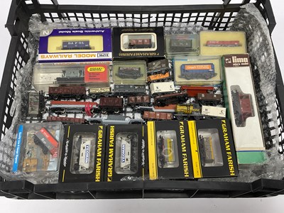 Lot 593 - Approximately twenty-nine N gauge British...