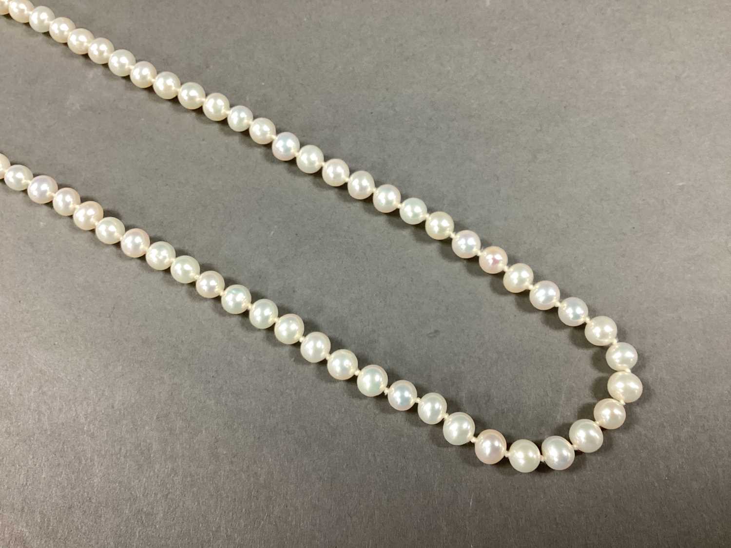 Lot 68 - A Single Strand Pearl Bead Necklace, of...