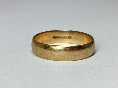 Lot 42 - A 9ct Gold Plain Wedding Band (finger size R/S).