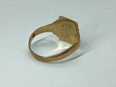 Lot 41 - A 9ct Gold Signet Ring, the plain rectangular...